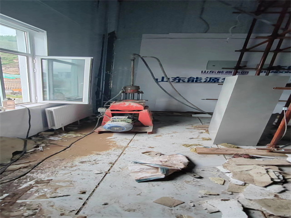 桥头镇地基基础下沉墙体裂缝加固注浆顶升施工